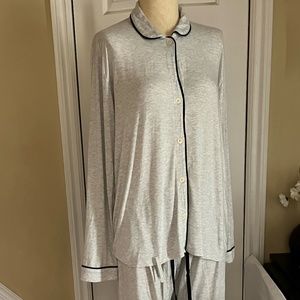 J Crew Light Grey 2 piece Long Sleeved Pyjama Set Size M